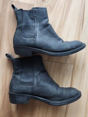 Ugg Leather Chelsea Boots